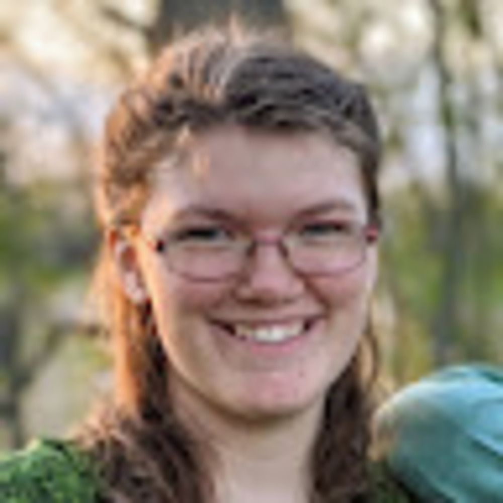 Meet your Posher, Caroline